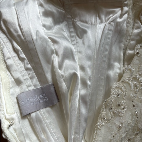 Signature by Justin Alexander White Lace Dress - Picture 10 of 14